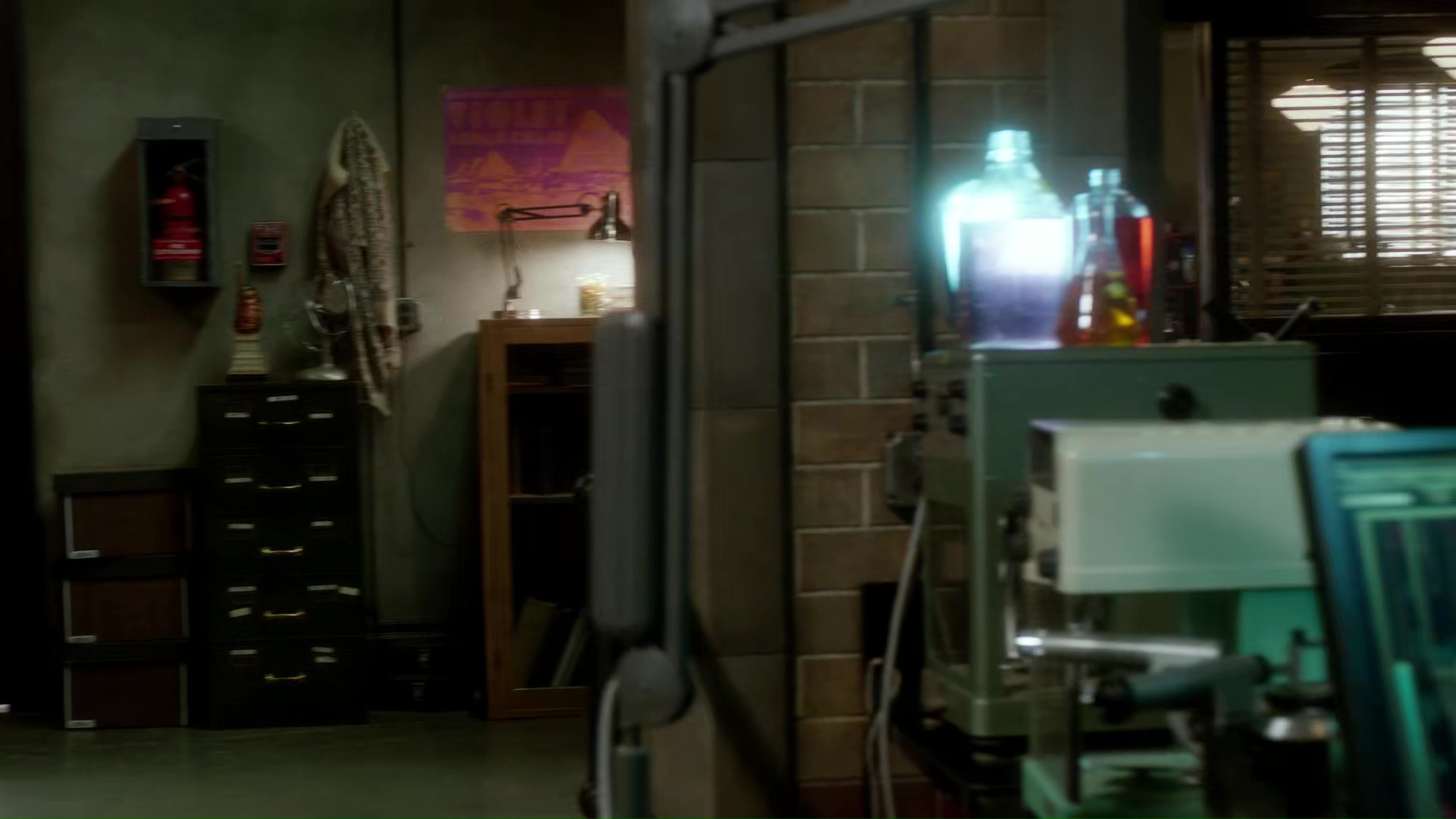 S4E05: Violet Sedan Chair poster