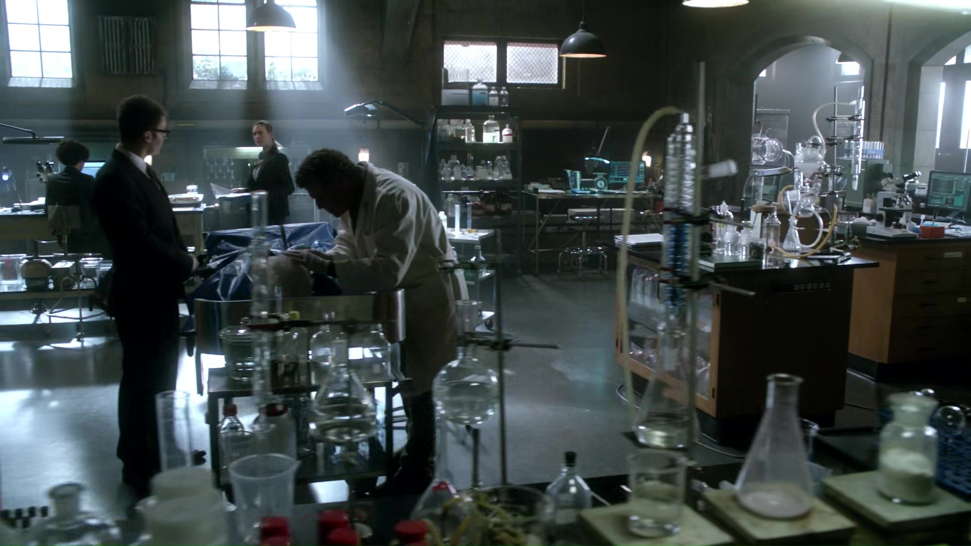 S4E07: Walter working in the lab